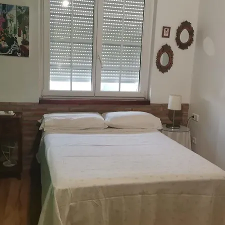 Penthouse Mit Drei Schlafzimmern In Der Naehe Von Natuerlichen Schwimmbaedern Apartment