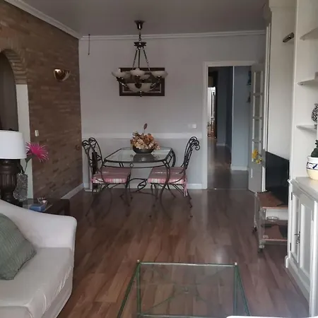 Apartment Penthouse Mit Drei Schlafzimmern In Der Naehe Von Natuerlichen Schwimmbaedern