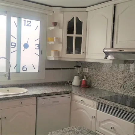 Penthouse Mit Drei Schlafzimmern In Der Naehe Von Natuerlichen Schwimmbaedern Apartment Torrevieja