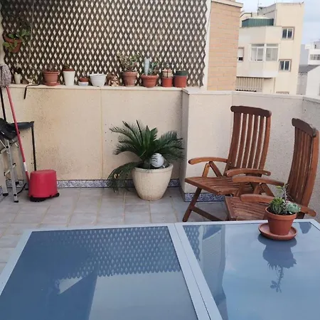 Penthouse Mit Drei Schlafzimmern In Der Naehe Von Natuerlichen Schwimmbaedern *